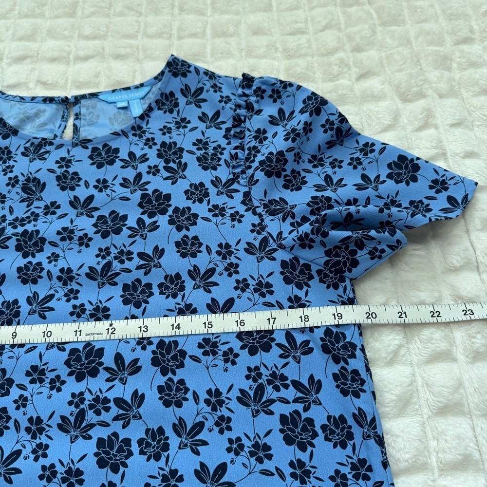 Draper James Blue Floral Ruffle Trim Blouse Top Women 10 Short Sleeve Coquette - Picture 4 of 7
